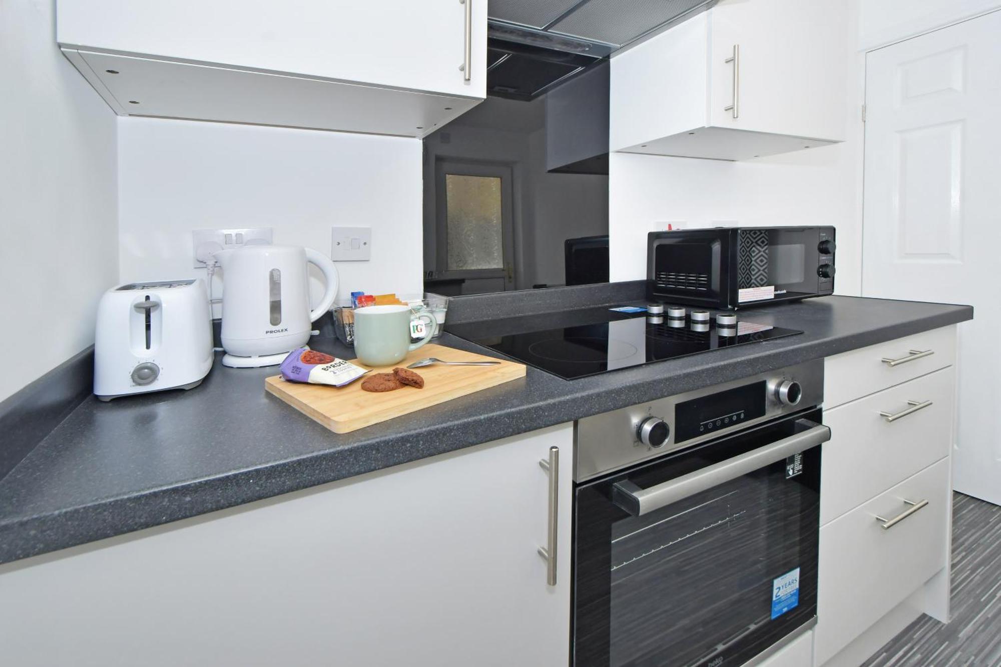 Sapphire Apartments By Yourstays - Luxury 2 Bedroom Apartments In Crewe Exterior foto